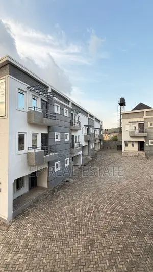 3bdrm Duplex in Apo District for sale