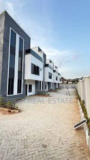 5bdrm Duplex in Apo Resettlement for sale