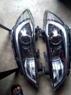 Headlight Hyundai Elantra 2016