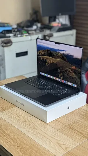 Apple MacBook Pro 2023 M3 Pro 16-inch 18GB Apple M3 Pro SSD 512GB