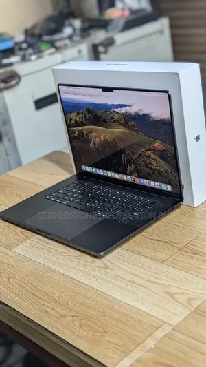 Laptop Apple MacBook Pro 2023 M3 Pro 18GB Apple M3 Pro SSD 512GB