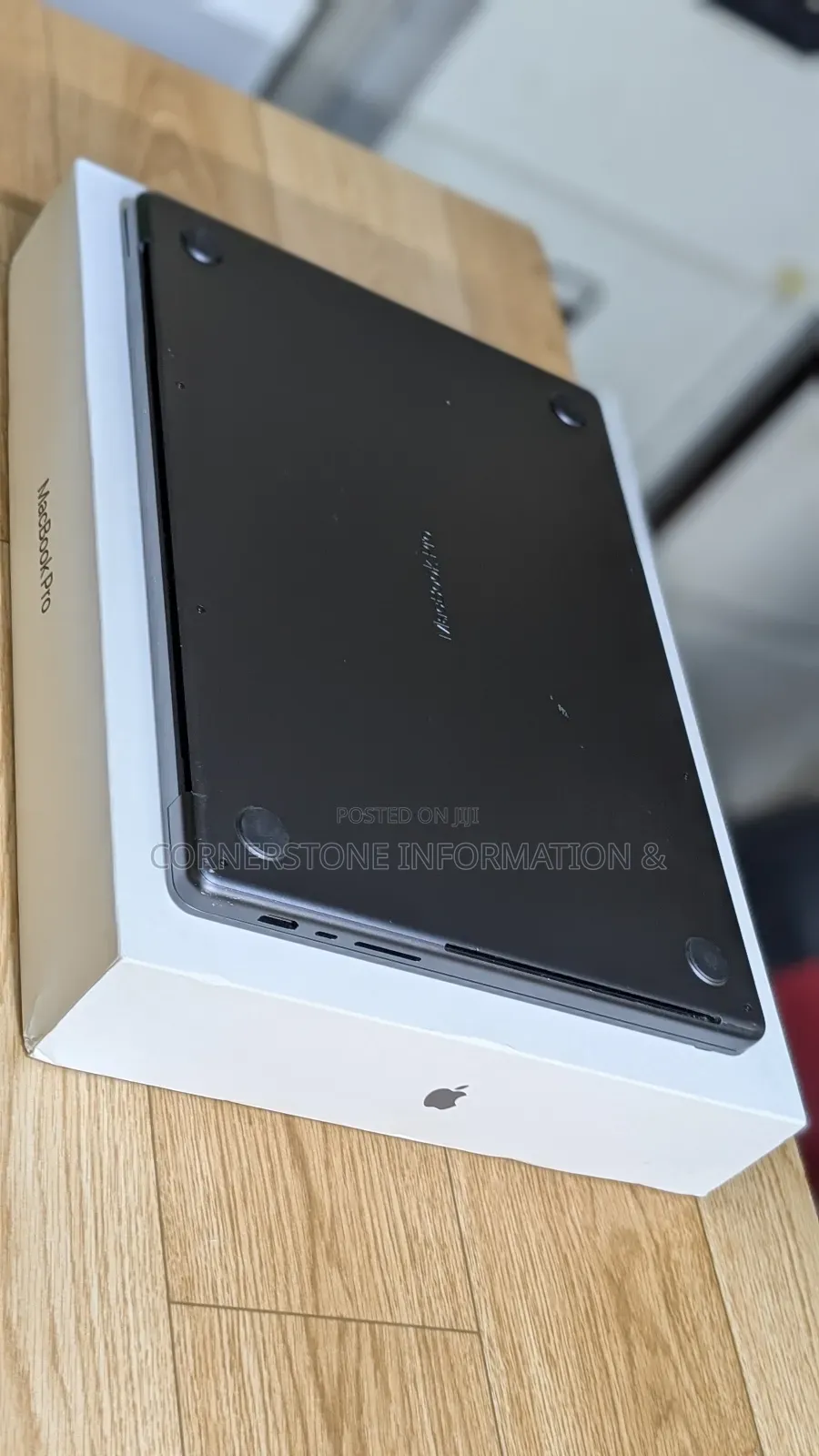 Laptop Apple MacBook Pro 2023 M3 Pro 18GB Apple M3 Pro SSD 512GB