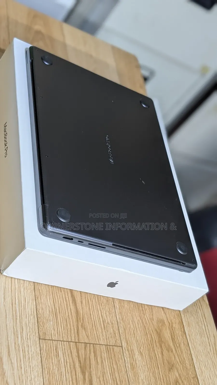 Laptop Apple MacBook Pro 2023 M3 Pro 18GB Apple M3 Pro SSD 512GB