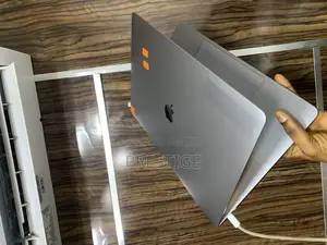 Laptop Apple MacBook Pro 2019 32GB Intel Core i9 SSD 512GB