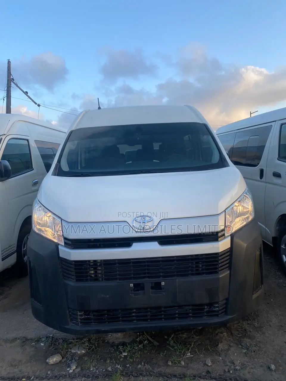 Toyota HiAce 2022 White