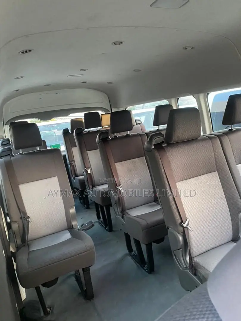 Toyota HiAce 2021 White