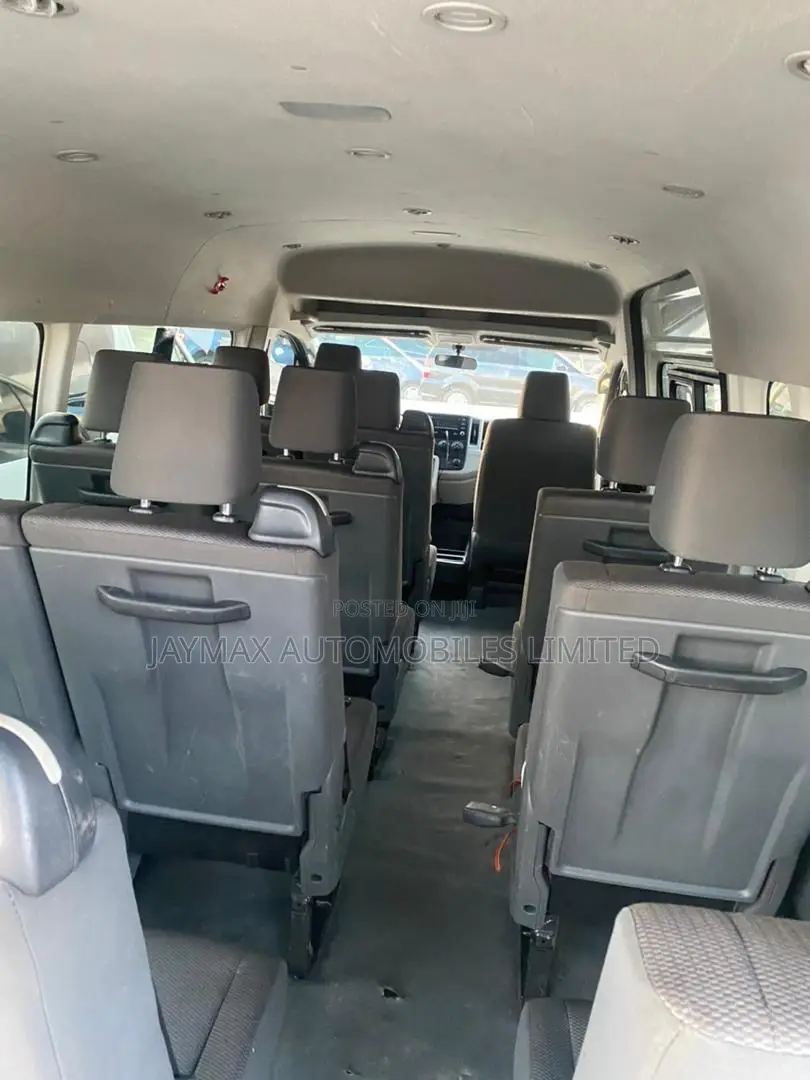 Toyota HiAce 2021 White