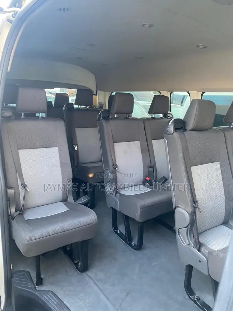 Toyota HiAce 2021 White