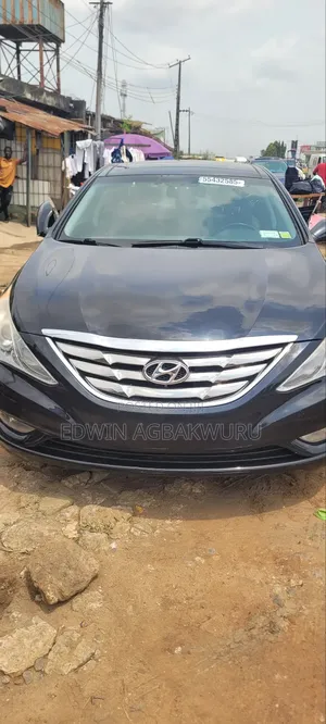 Hyundai Sonata Limited 2.0T Sedan (2.0L 4cyl 6A) 2013 Black