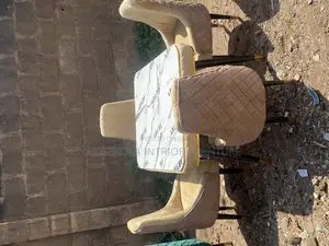 Arisekola Interior Designer