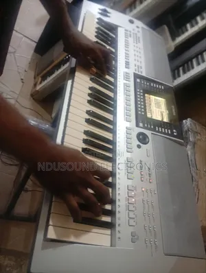 London Used Yamaha PSR S910