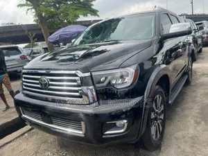Toyota Sequoia Limited FFV 4dr SUV 4WD (5.7L 8cyl 6A) 2017 Black