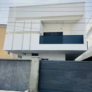 5bdrm House in New Road, Lekki for sale