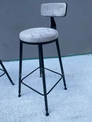 Metal Leg Bar Stool