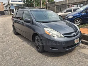 Toyota Sienna LE FWD 2006 Gray
