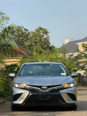 Toyota Camry 2018 Silver
