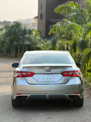 Toyota Camry 2018 Silver