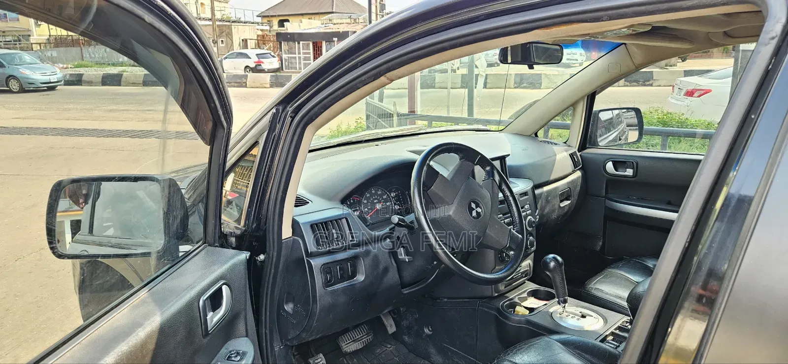 Mitsubishi Endeavor SE 2011 Black