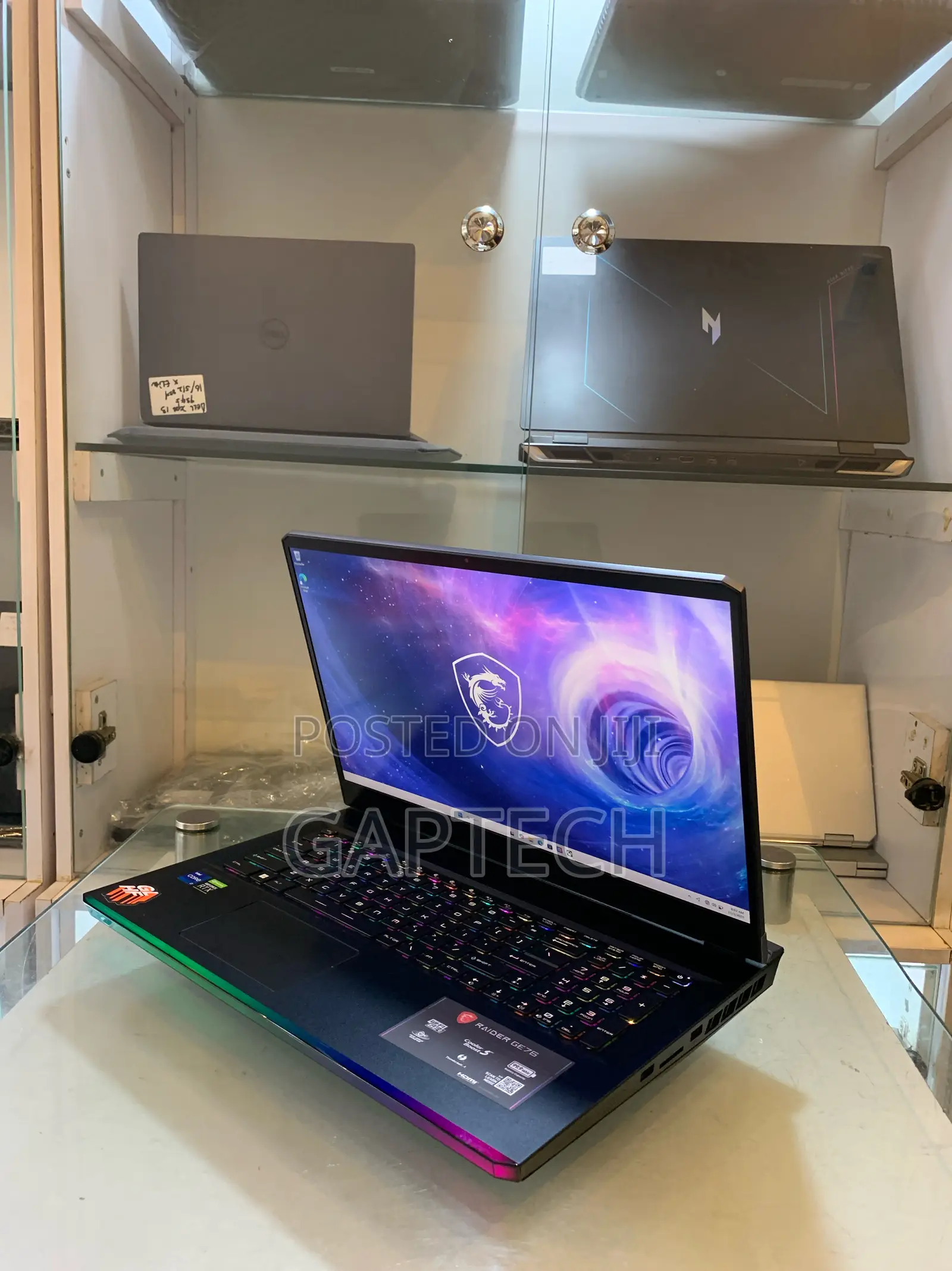 Laptop MSI Raider GE76 12UGS 16GB Intel Core i7 SSD 1T