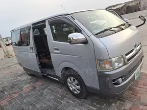Ac Toyota Hiace Bus