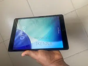 Apple iPad 10.2 (2021) 32 GB Gray