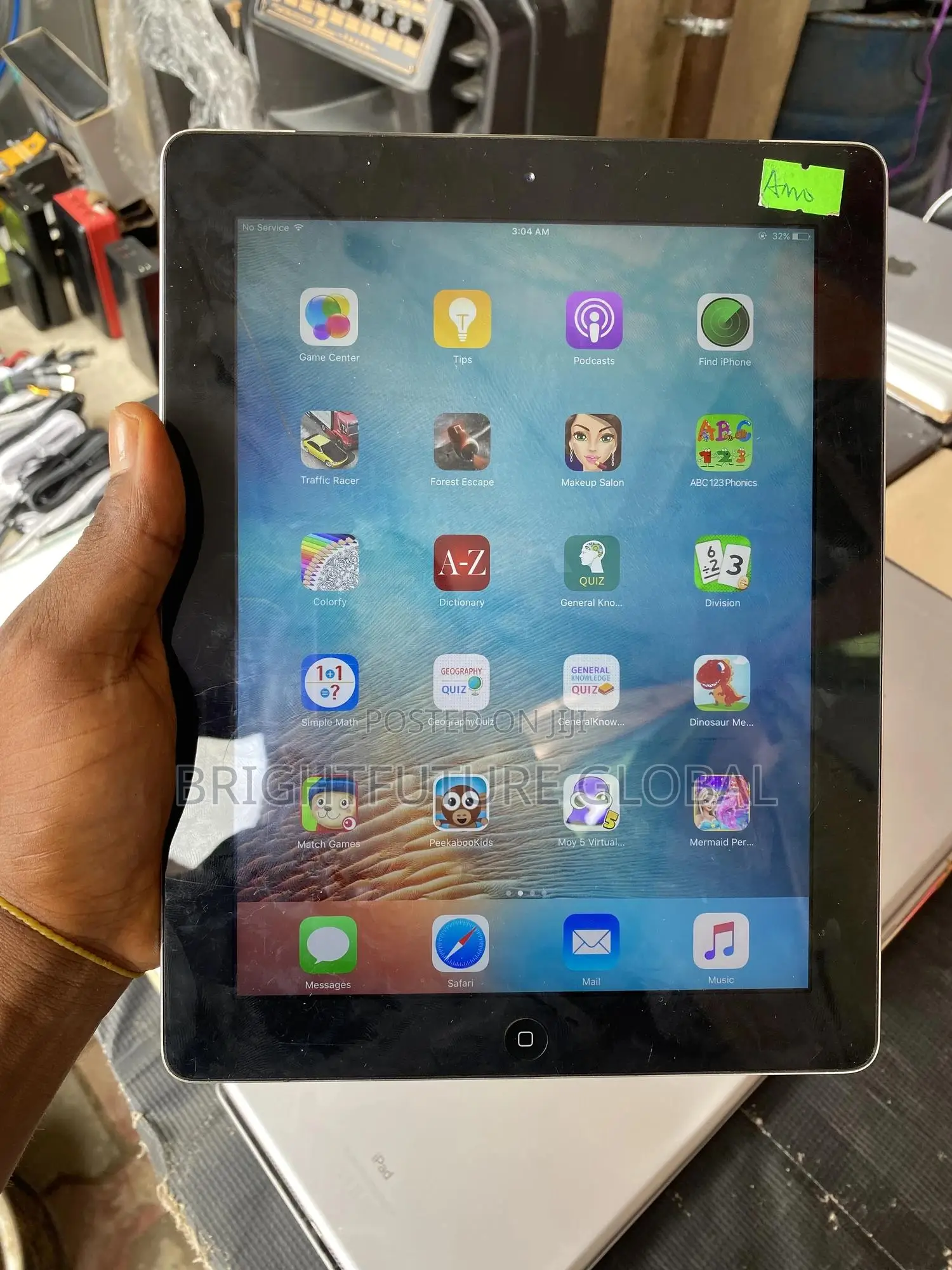 Apple iPad 2 Wi-Fi 16 GB White