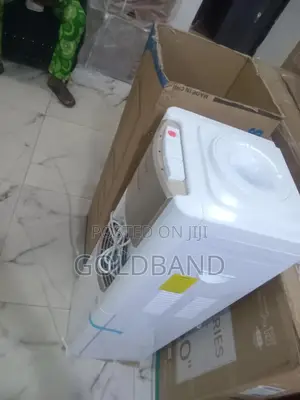 Cway C26 Bottle-Loading Water Dispenser