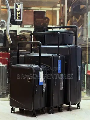 Top Quality Set of 4pc Including a Kit Boxes/Luggage