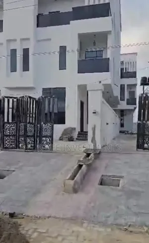 5bdrm Duplex in Divine Estate, Amuwo-Odofin for sale