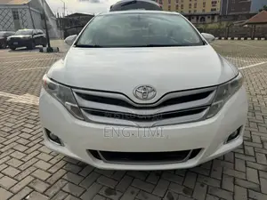 Toyota Venza LE AWD 2013 White