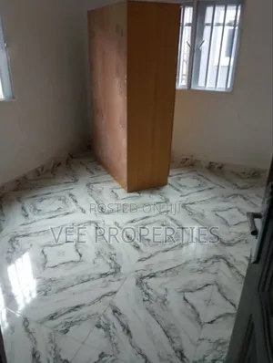 2bdrm Block of Flats in Queen Vee, Benin City for rent