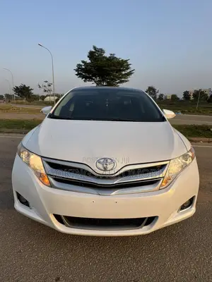 Toyota Venza XLE 4dr Wagon AWD (2.7L 4cyl 6A) 2015 White