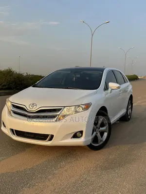 Toyota Venza XLE 4dr Wagon AWD (2.7L 4cyl 6A) 2015 White