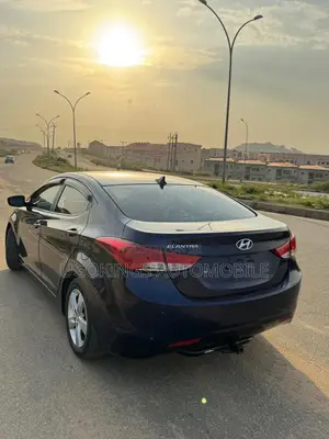 Hyundai Elantra SE 4dr Sedan (1.8L 4cyl 6A) 2014 Blue