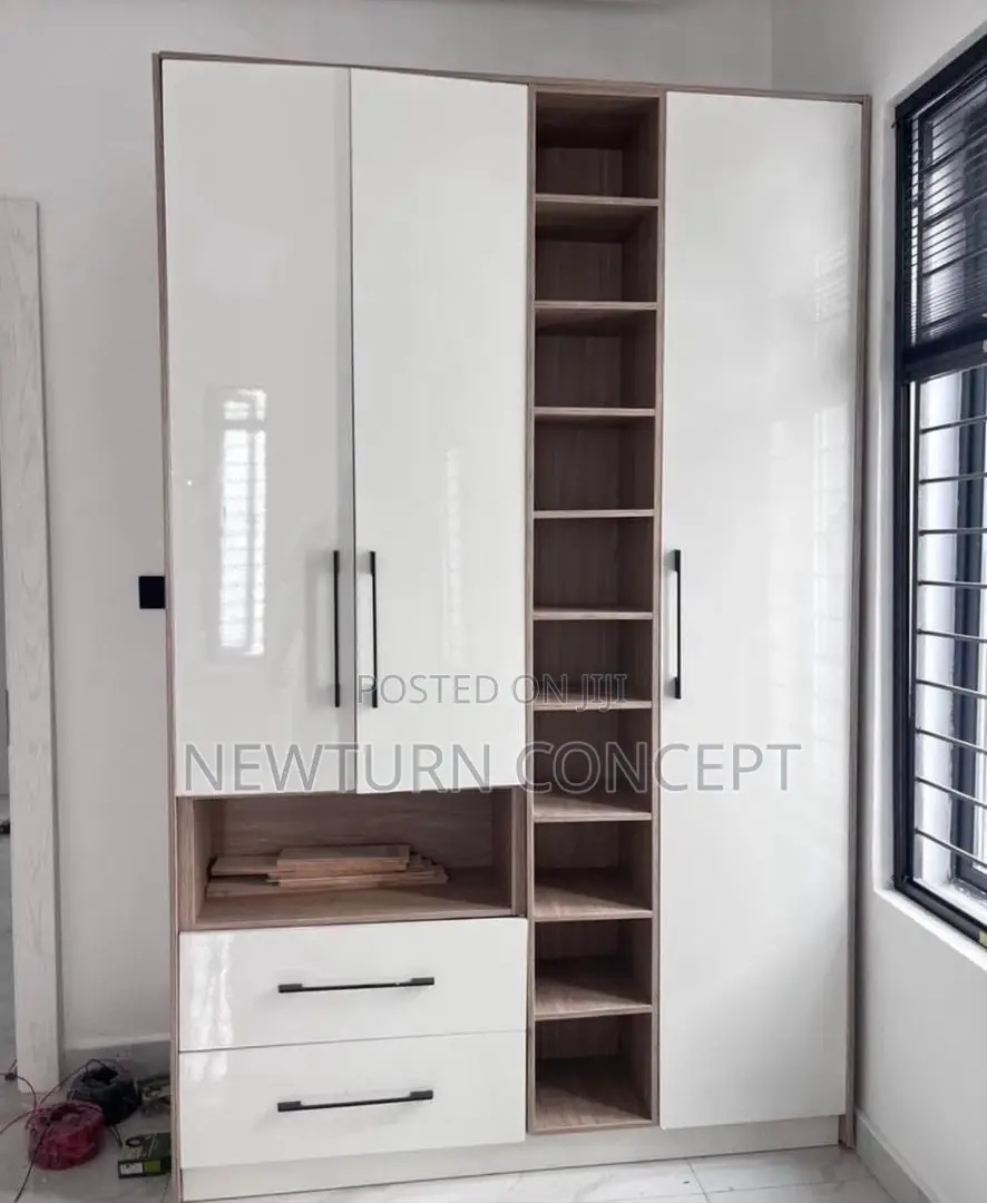 Luxury 3 Doors Wardrobe With Shelves