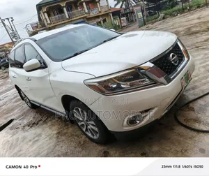 Nissan Pathfinder 2015 White
