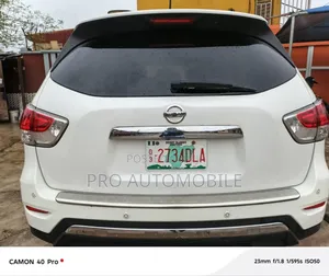 Nissan Pathfinder 2015 White