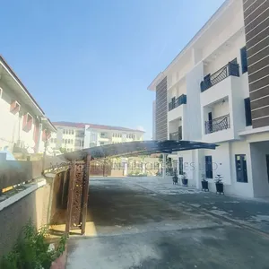 Furnished 5bdrm Townhouse/Terrace in Utako for sale