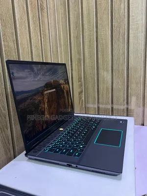 Laptop Dell Alienware M16 R2 32GB Intel Core Ultra 9 SSD 1T