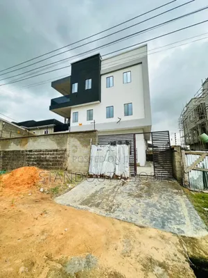 5bdrm Duplex in Inside An Estate, Isheri North for sale