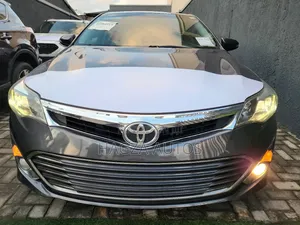 Toyota Avalon Limited Sedan FWD (3.5L 6cyl 6A) 2013 Black
