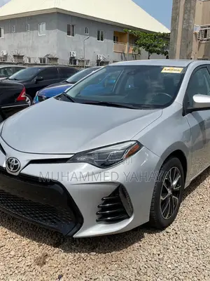 Toyota Corolla L (1.8L 4cyl 2A) 2018 Silver
