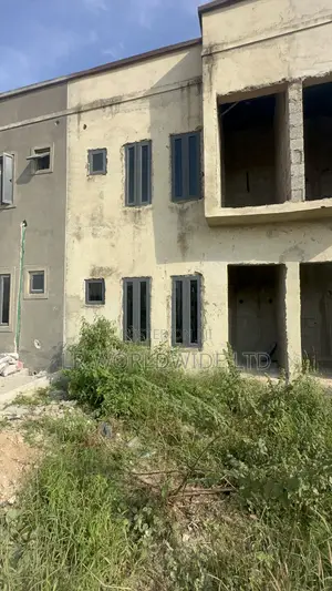 3bdrm Townhouse/Terrace in Apo District for sale