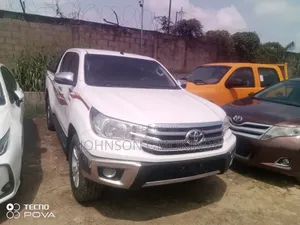 Toyota Hilux Revo Double Cab Petrol 2.7 AWD 2020 White
