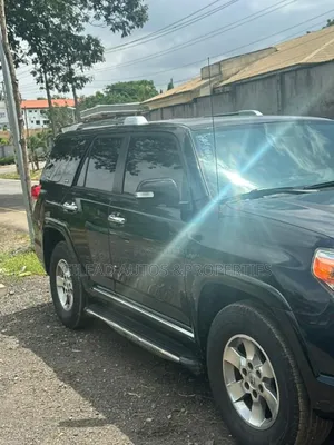 Toyota 4-Runner SR5 4X4 2013 Black