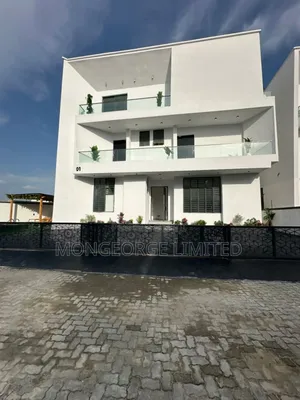 5bdrm Duplex in Chevron for sale
