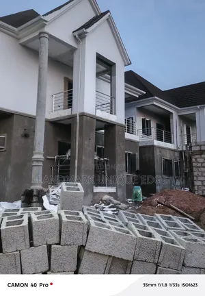 3bdrm Block of Flats in Lugbe Power House for rent