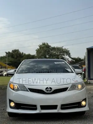 Toyota Camry SE 4dr Sedan (2.5L 4cyl 6A) 2013 White