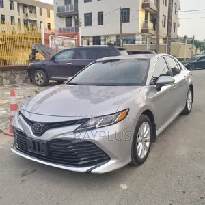 Toyota Camry LE FWD (2.5L 4cyl 8AM) 2018 Silver