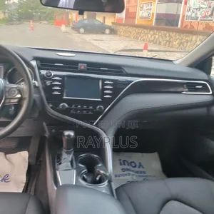 Toyota Camry LE FWD (2.5L 4cyl 8AM) 2018 Silver